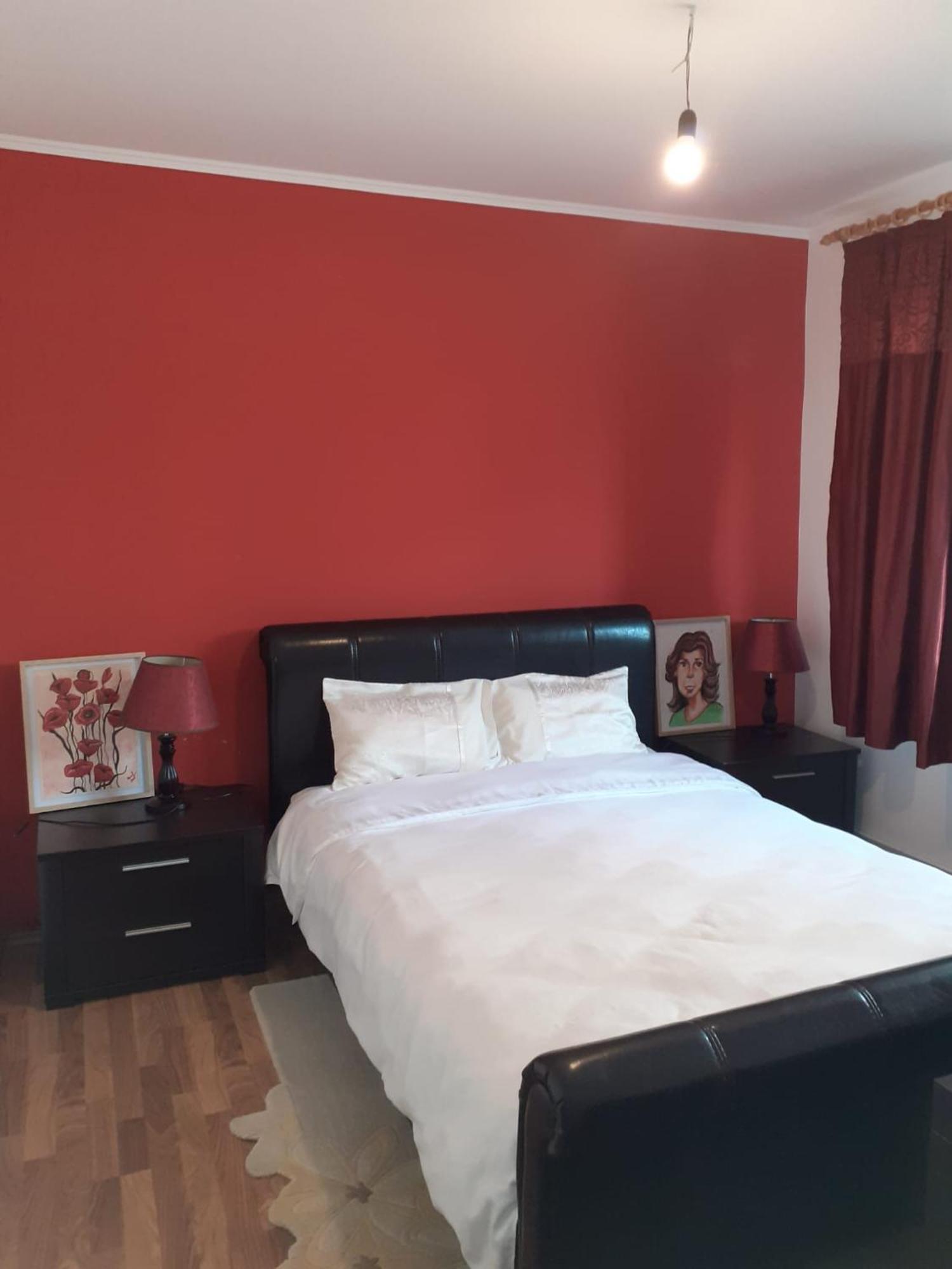 Apartament Cu 3 Camere La Poala Muntilor Fagaras ビクトリア エクステリア 写真