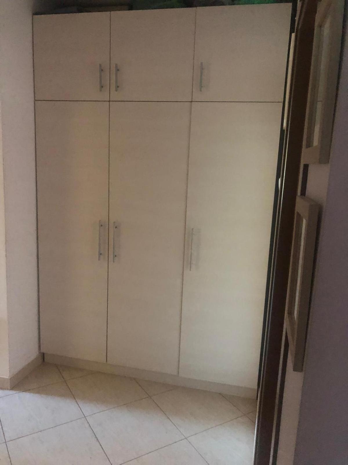 Apartament Cu 3 Camere La Poala Muntilor Fagaras ビクトリア エクステリア 写真