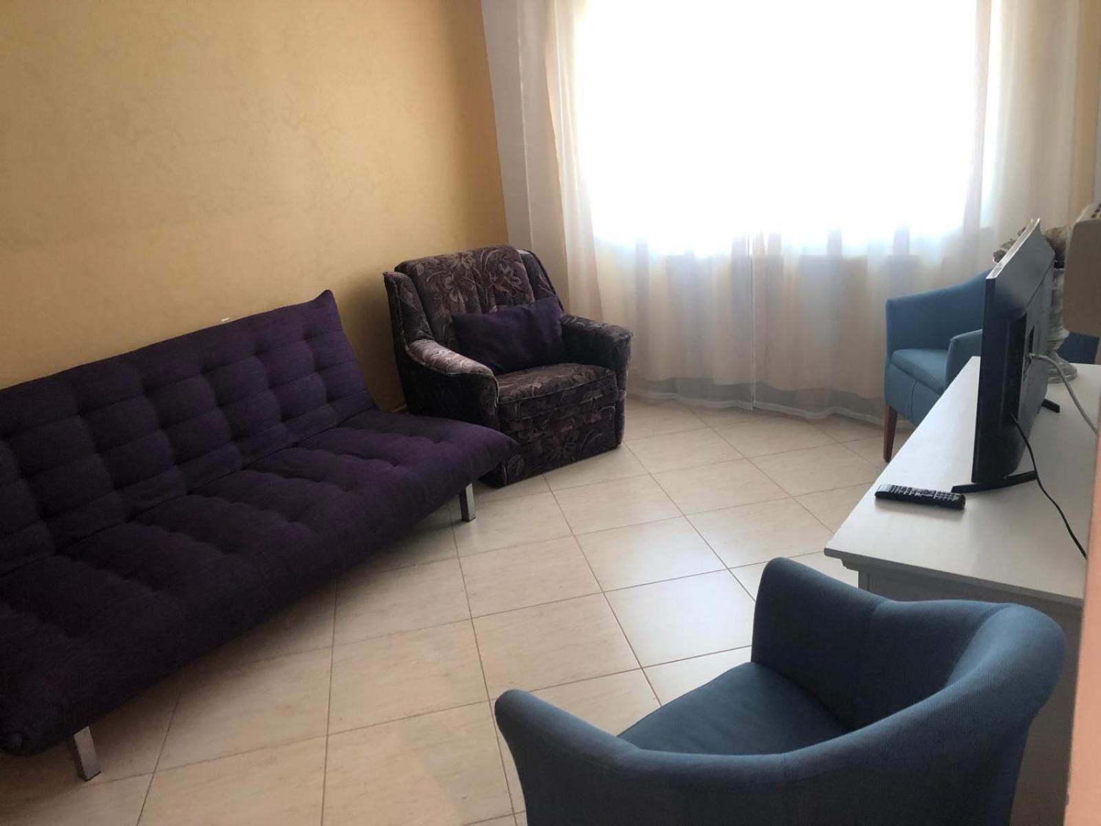 Apartament Cu 3 Camere La Poala Muntilor Fagaras ビクトリア エクステリア 写真